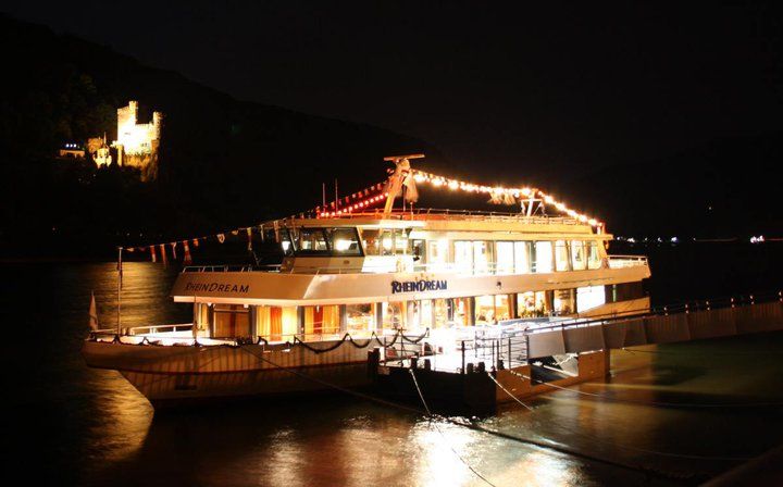 From Rüdesheim: 2-hour Christmas Boat Tour on the Rhine - Key points to know before booking