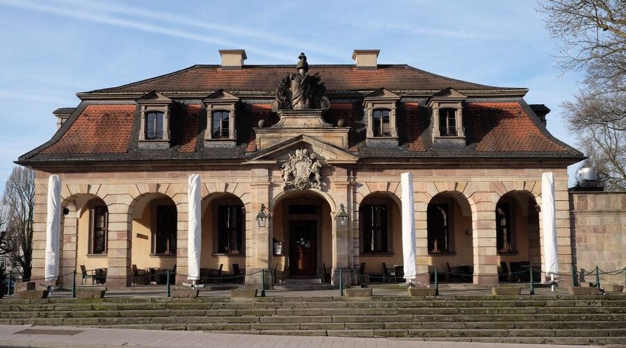 Fulda: Private Guided Walking Tour - Meeting the Guide at Bonifatiusplatz