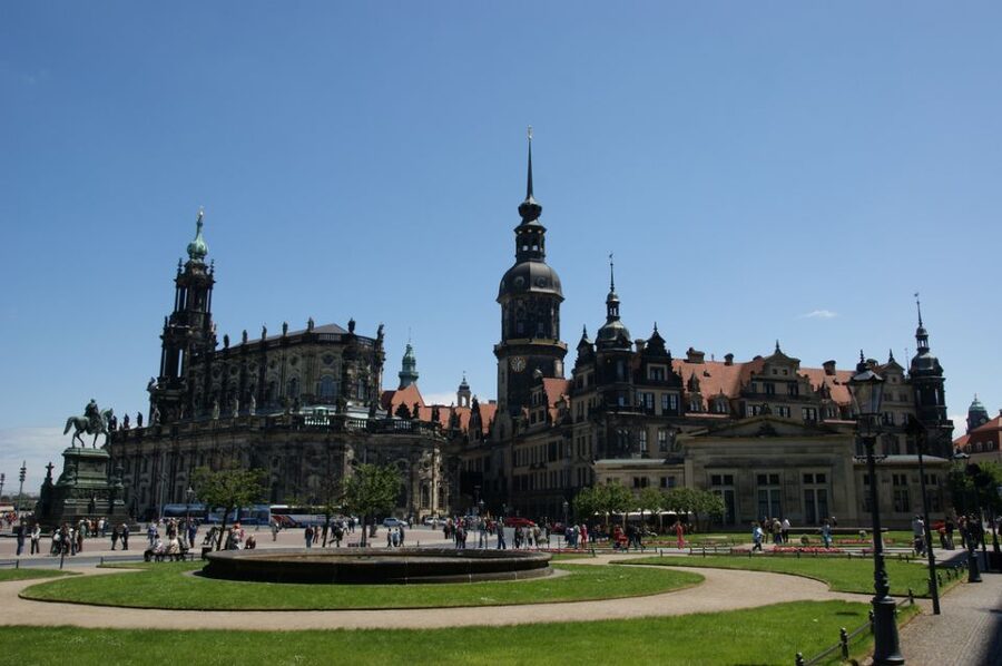 Full day Tour to Dresden with Zwinger visit from Prague - How the guides affect the experience
