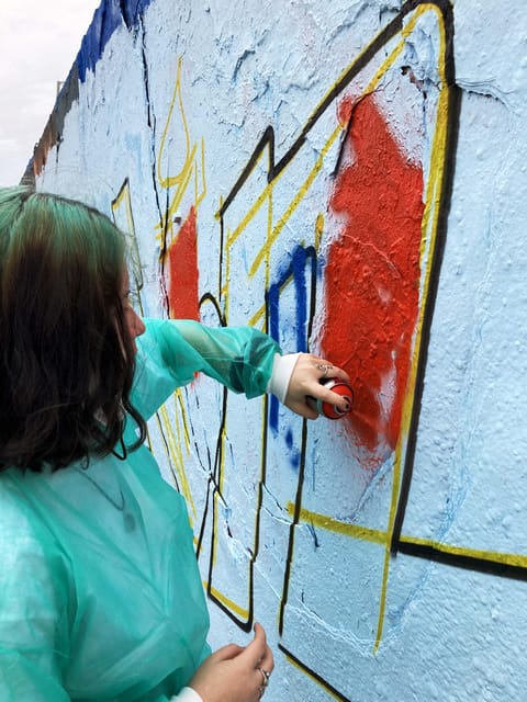 Graffitiworkshop Berlin - Painting Your Own Piece at the Mauerpark Wall
