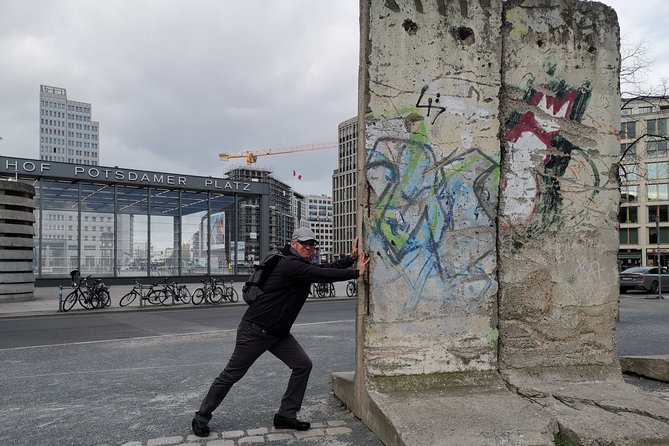 Group Walking Tour (1 - 20 people): 3 Hours the Wall, Third Reich, WW2, Cold War - Seeing the Berlin Wall Memorial