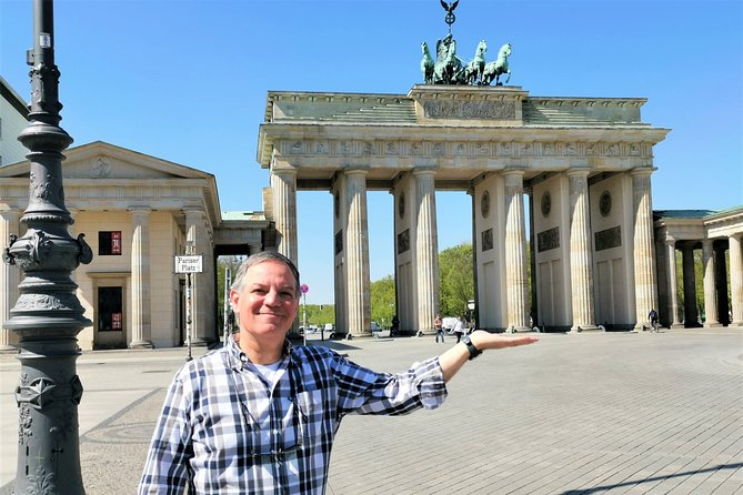 Group Walking Tour (1 - 20 people): 3 Hours the Wall, Third Reich, WW2, Cold War - Starting at the Brandenburg Gate