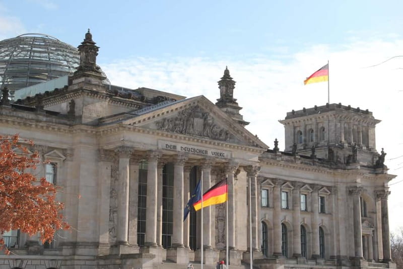 Guided Insider Tour Government and Parliament District - Paul-Löbe-House and the working side of Parliament