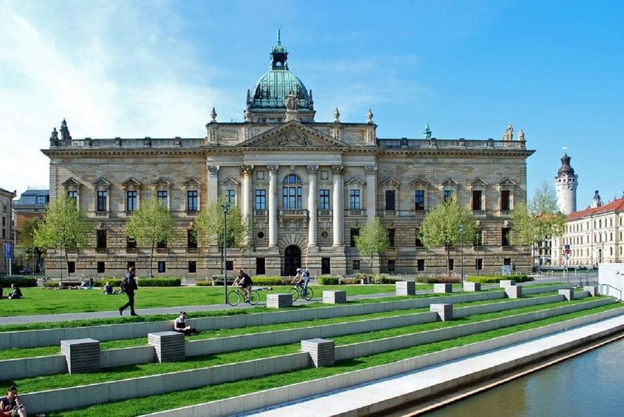 Guided tour of the Federal Administrative Court in Leipzig - Why this courthouse is worth your time