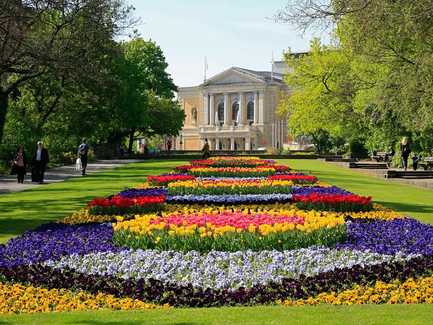 Halle (Saale) : Die Stadtrundfahrt mit dem Halle-Hopper - Francke Foundations and Saline Museum