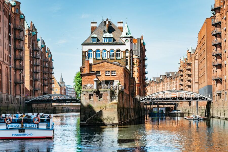 Hamburg: 1.5-Hour Harbor and Speicherstadt Day Cruise - Key points to know before boarding