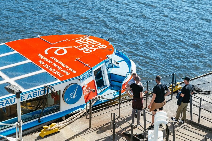 Hamburg: 1.5-Hour Harbor and Speicherstadt Day Cruise - From Oevelgönne to the working port