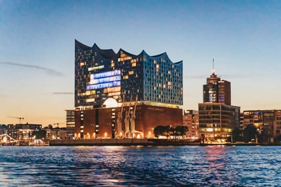 Hamburg: 1.5h Grand Harbor Evening Lights Cruise - Is $28 a fair price?
