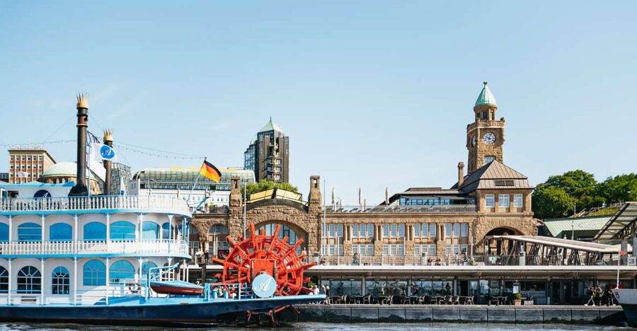 Hamburg: 1-Hour Harbor Sightseeing Cruise with HafenCity - Starting at the St. Pauli Landing Stages