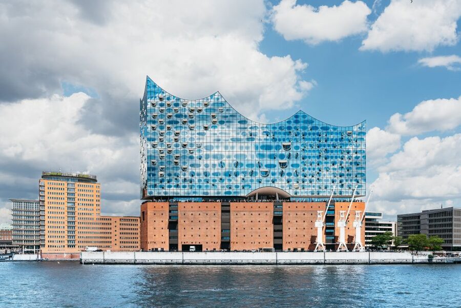 Hamburg: 1-Hour Harbor Sightseeing Cruise with HafenCity - Elbphilharmonie and HafenCity