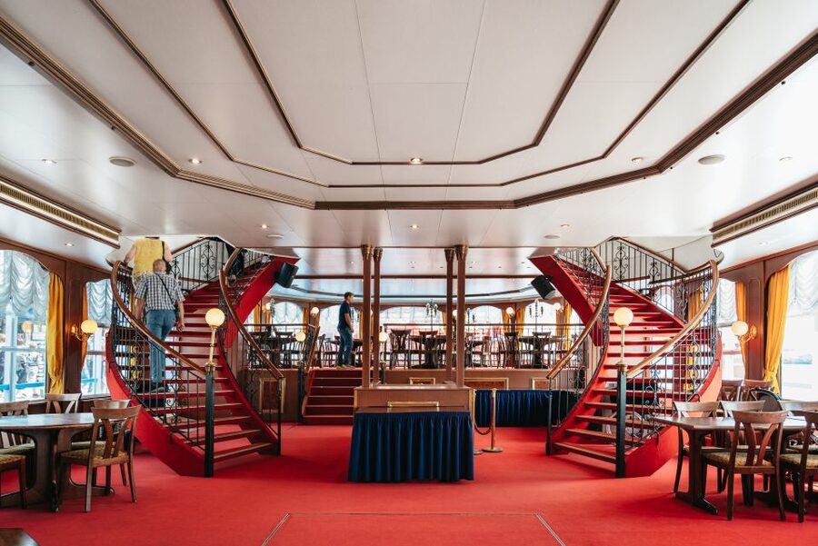 Hamburg: 1-Hour Harbor Sightseeing Cruise with HafenCity - St. Pauli Piers and the First Harbor Views