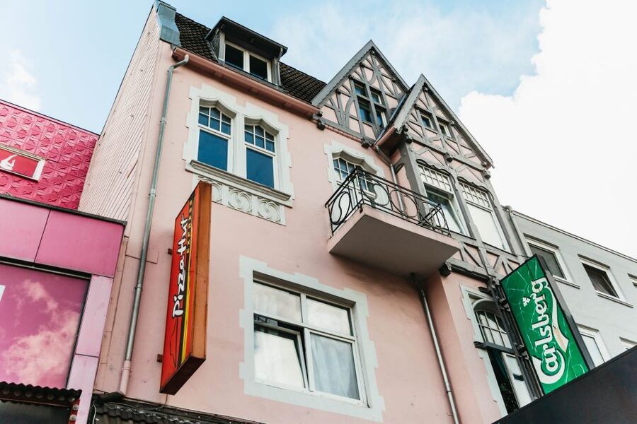 Hamburg: 2.5-Hour Beatles Music Tour - Finishing with music at Beatles-Platz