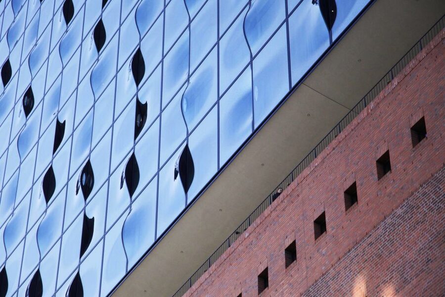 Hamburg: 2.5-Hour Discovery Tour - Starting in Mönckebergstraße