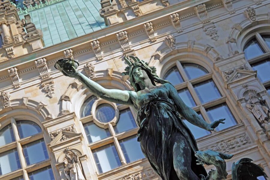 Hamburg: 2.5-Hour Discovery Tour - Kontor House and the modern city beside it