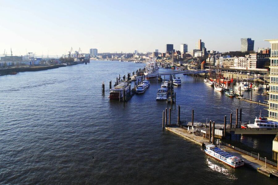 Hamburg: 2.5-Hour Discovery Tour - The Rathaus and Hamburg’s civic pride