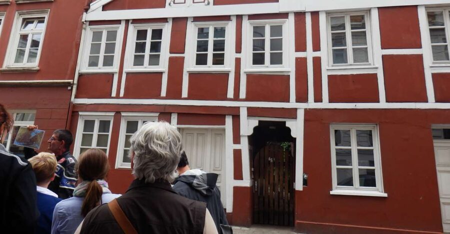 Hamburg: 2-Hour St. Georg Walking Tour - Meeting at the Crucifixion Group by Trinity Church