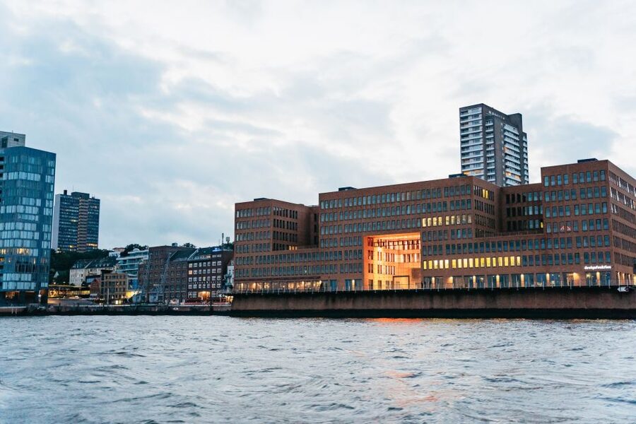 Hamburg: 90-Minute Evening Lights Harbor Cruise - The Container Terminals and Giant Ships