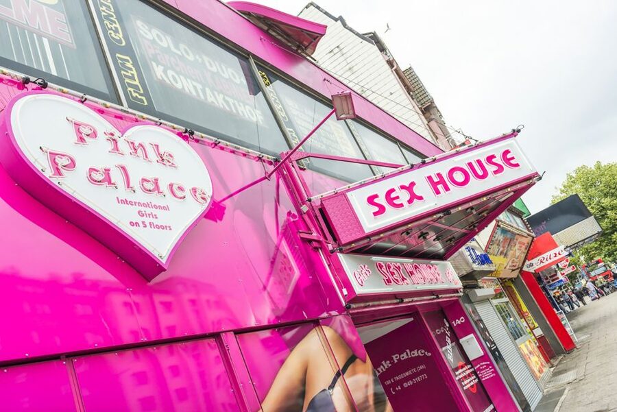 Hamburg: Adults Only Reeperbahn Tour - Why the Reeperbahn needs a guide