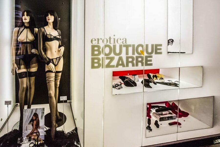 Hamburg: Adults Only Reeperbahn Tour - Starting at Millerntorplatz and Spielbudenplatz