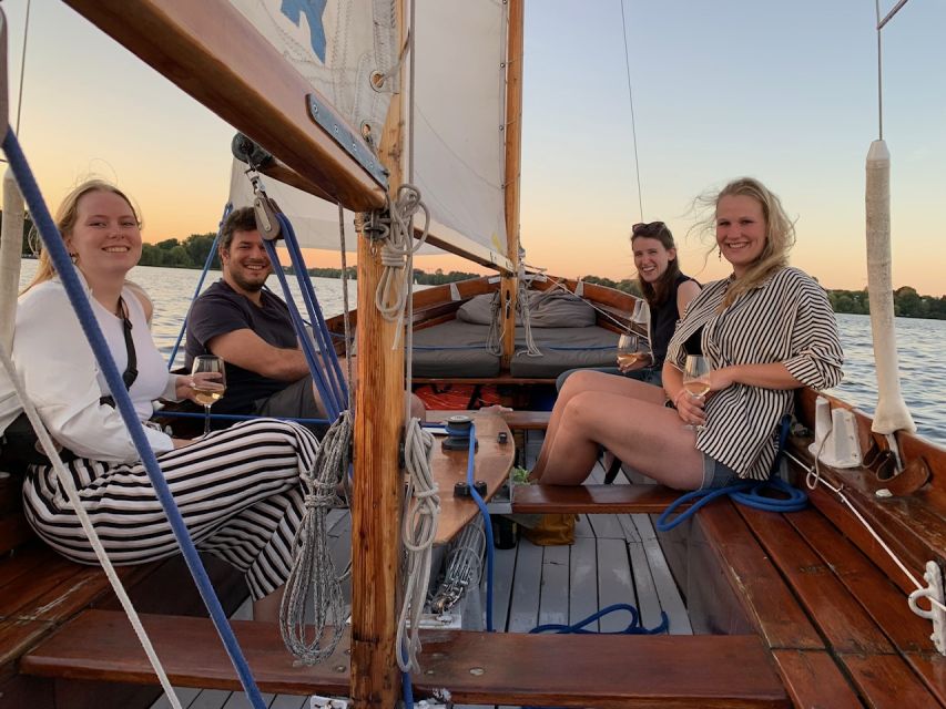 Hamburg: Alster River Sailboat Tour with Sundowner - Four things to know before you book