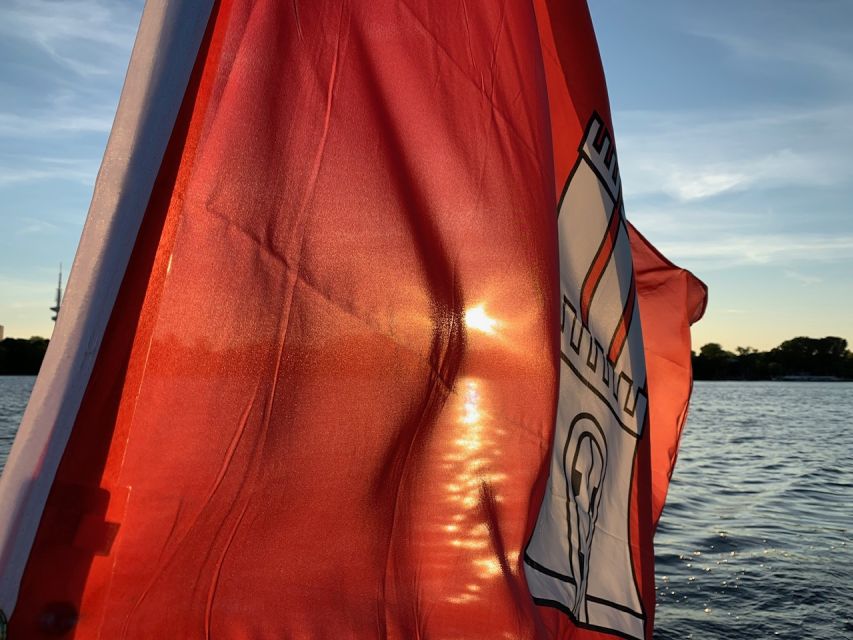 Hamburg: Alster River Sailboat Tour with Sundowner - My verdict: book it for the mood