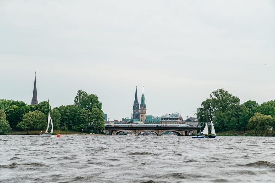 Hamburg: Alster River Sailing Tour on a 2-Masted Sailboat - Handling sheets and sails with the crew