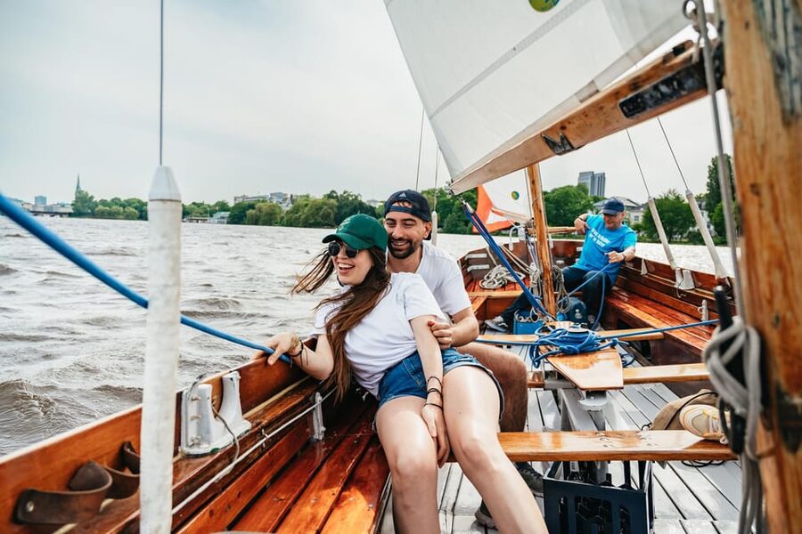 Hamburg: Alster River Sailing Tour on a 2-Masted Sailboat - The small-group atmosphere