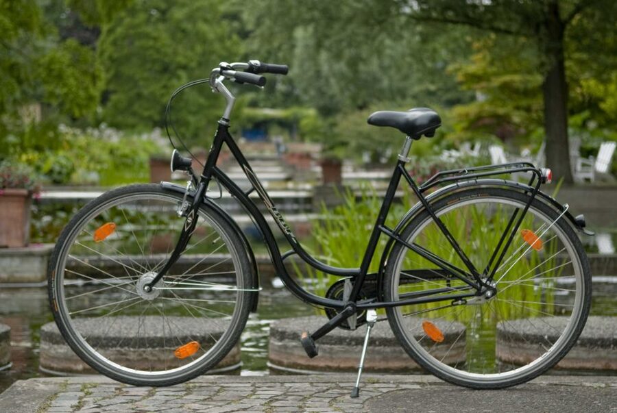 Hamburg: Bike Rental - What the 3-gear city bike is really like