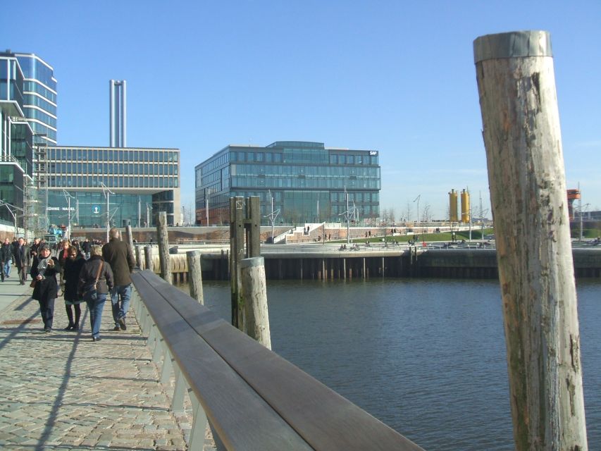 Hamburg: Bike Tour of the Speicherstadt & Old Harbor - Is $40 a fair price for 210 minutes?