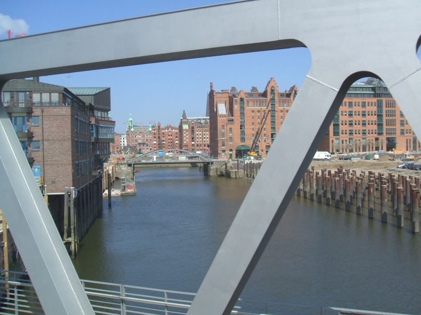 Hamburg: Bike Tour of the Speicherstadt & Old Harbor - From HafenCity to Baaken Harbor and the Elbbrücken