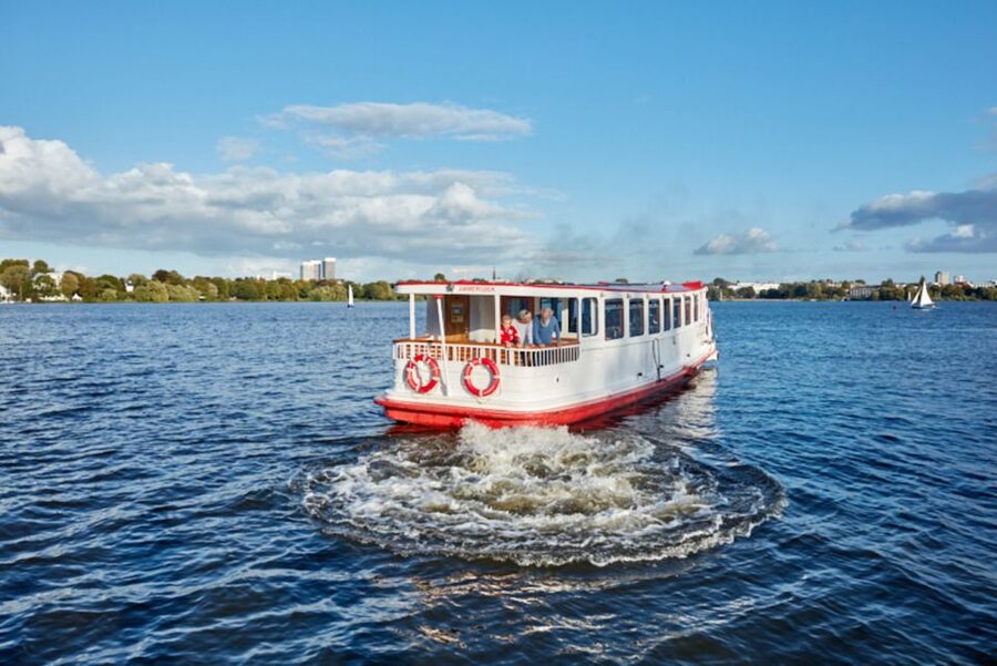 Hamburg: City Cruise on Alster Lake - Under Lombards Bridge and toward the Outer Alster