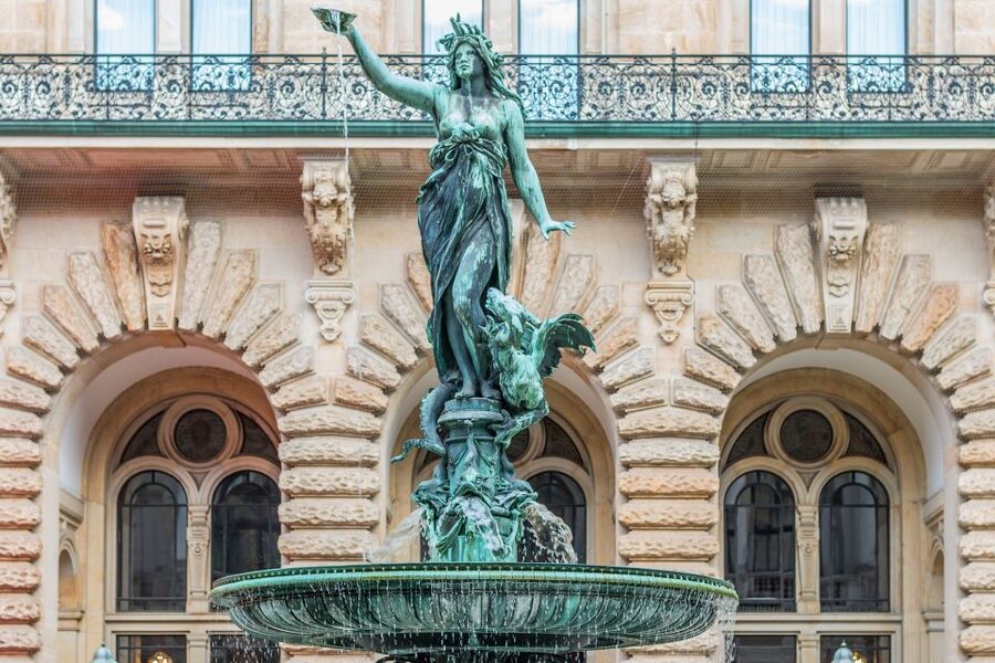 Hamburg City: Scavenger Hunt Self-Guided Tour - Planten un Blomen makes a pleasant finish