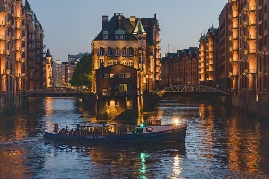 Hamburg Combi: 1,5h Evening Cruise & 2h Reeperbahn Tour - Key points to know before booking