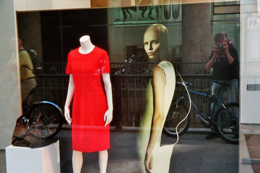 Hamburg: Downtown, Alster & Creative Neighborhoods by Bike - The Inner Alster: boutiques, villas, and open water