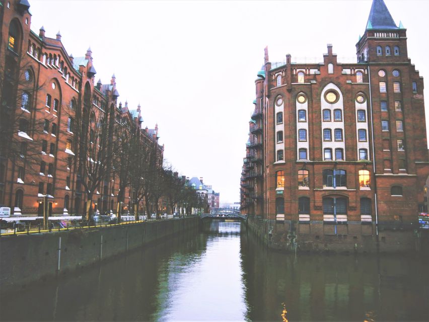 Hamburg: Elbphilharmonie Plaza and HafenCity Food Tour - What the strongest praise tells you