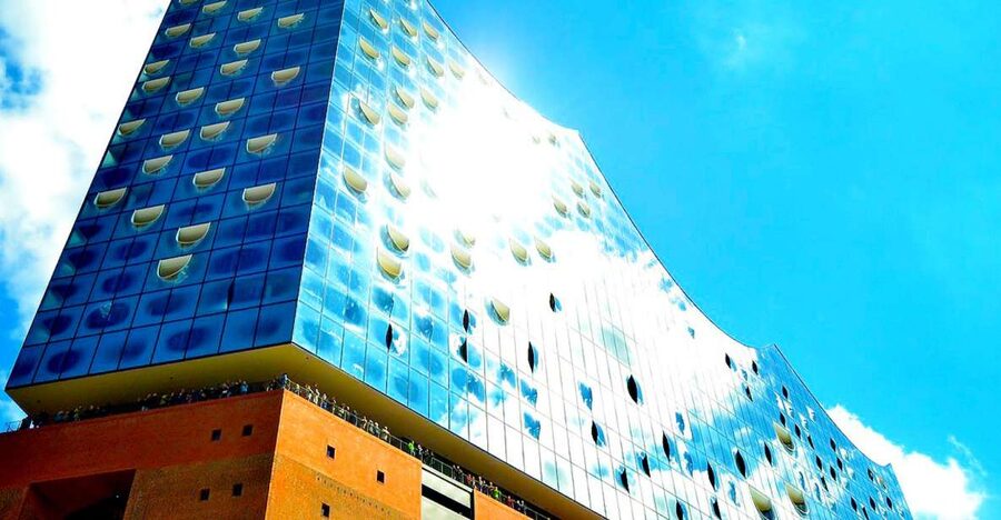 Hamburg: Elbphilharmonie Plaza, Highlights & Surroundings - Why the Elbphilharmonie is worth a closer look