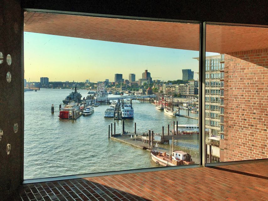 Hamburg: Elbphilharmonie Plaza, Highlights & Surroundings - Riding the Elbphilharmonie Tube