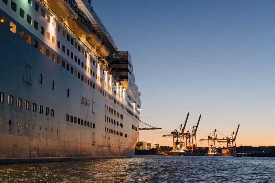 Hamburg: Grand Harbor Tour by Traditional Barge - Commentary, comfort, and the onboard experience