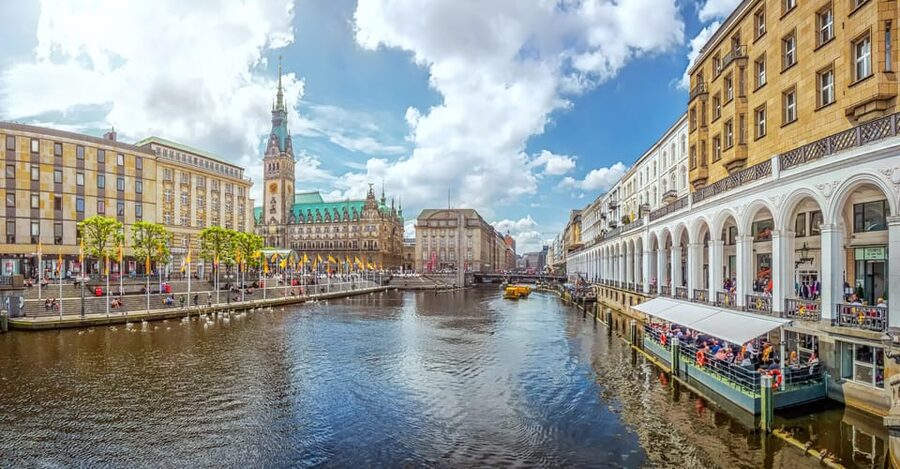 Hamburg: Guided Bike Tour - Why a bike is a smart way to see Hamburg