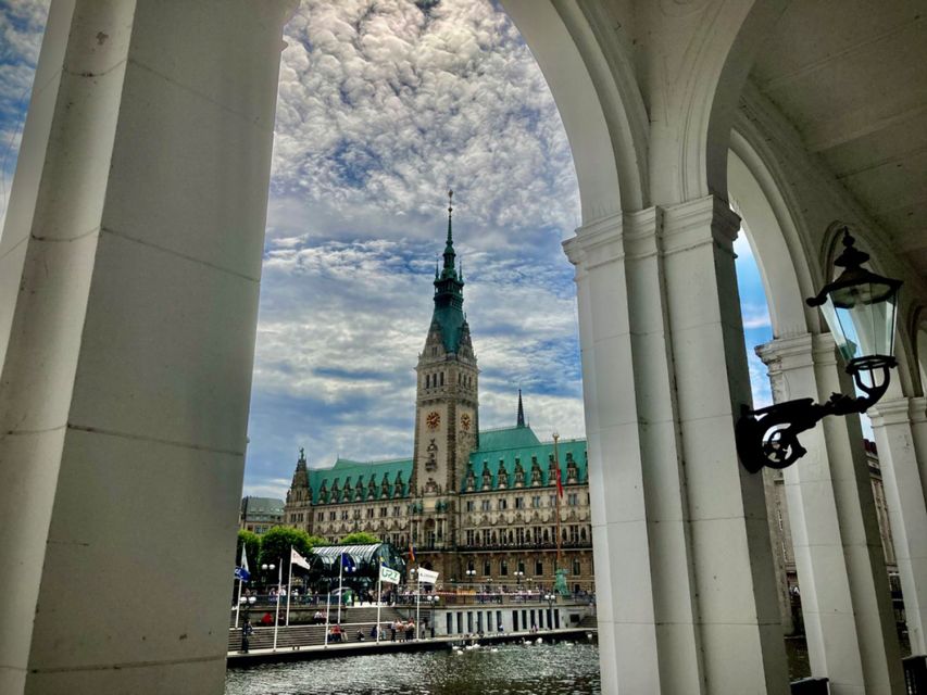 Hamburg: Guided Walking Tour in Danish - Deichstraße and the clue hidden in Hamburg’s fires