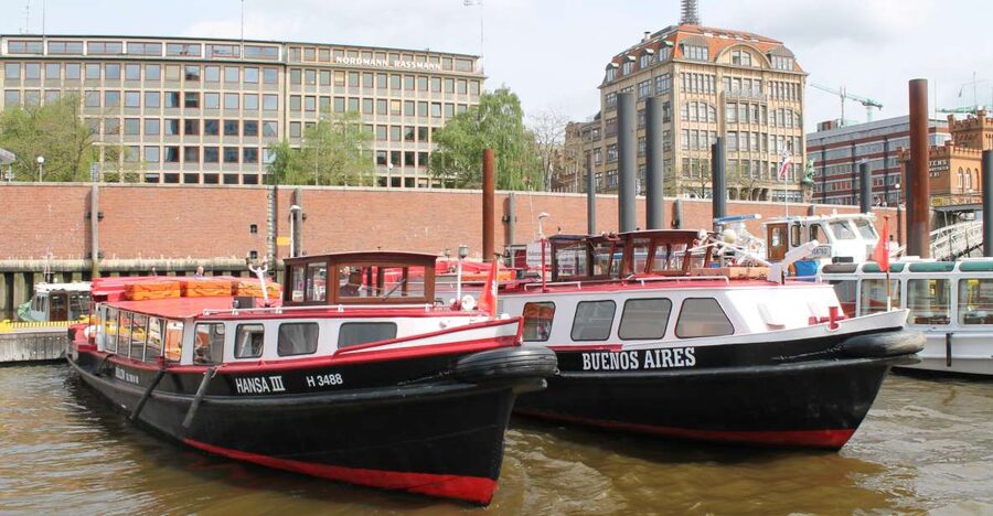 Hamburg: Harbor Cruise - Starting at Kajen beside Speicherstadt