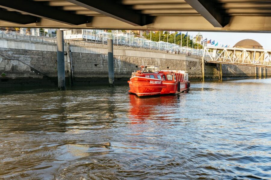 Hamburg: Harbor Cruise with Wine and Cheese - Who will enjoy this cruise most?