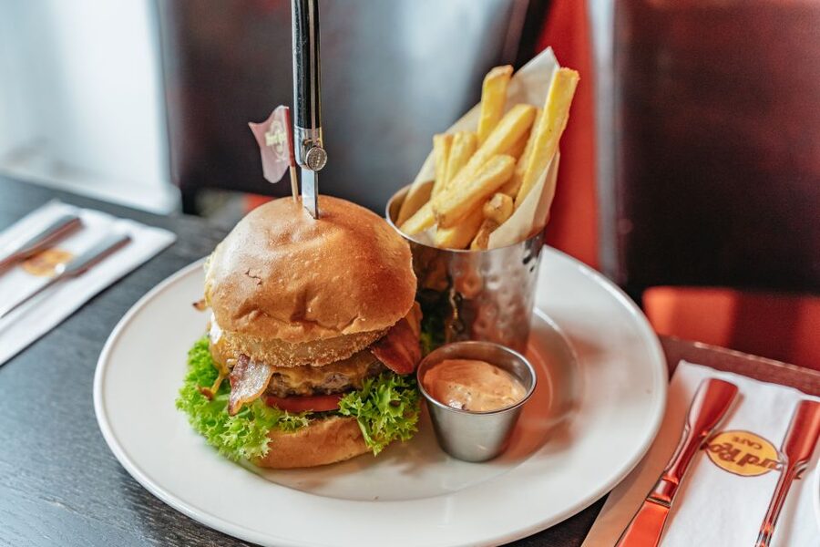 Hamburg: Hard Rock Cafe Skip-the-Line Meal - Key points to know before you go