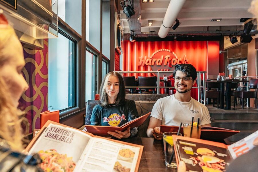 Hamburg: Hard Rock Cafe Skip-the-Line Meal - Who should book this Hamburg meal?