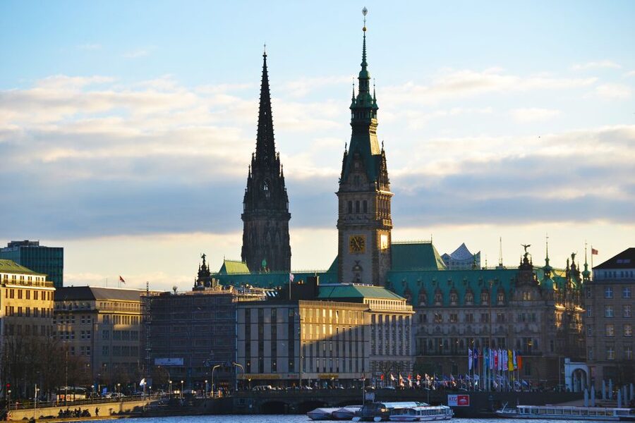 Hamburg: Hop-On Hop-Off Bus Tour Family Ticket - Rathaus and Hamburg’s central streets