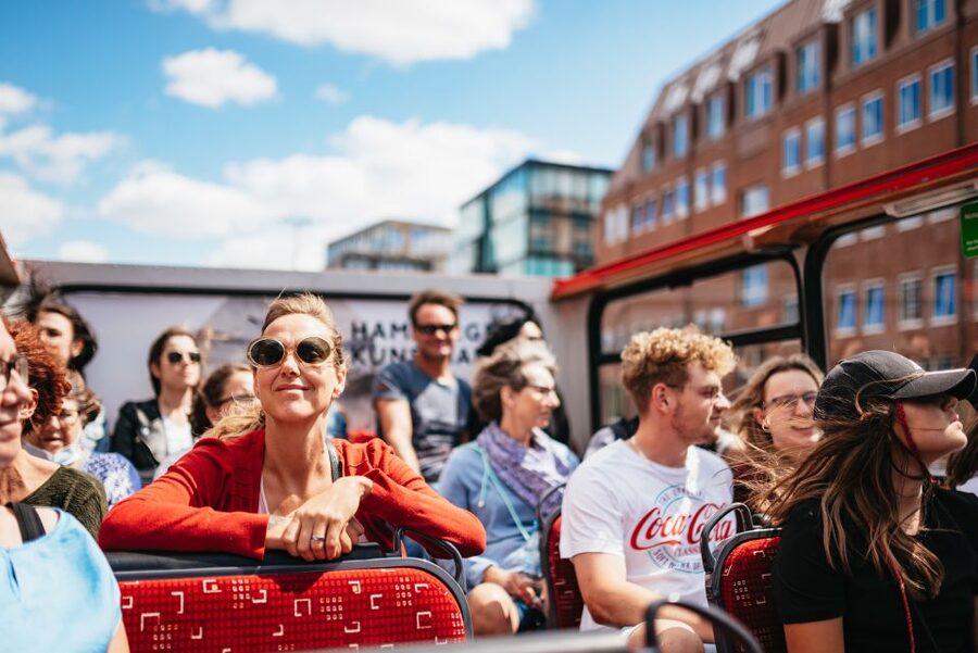 Hamburg: Hop-On Hop-Off Bus with Alster or Harbor Cruise - From the Alster to Planten un Blomen