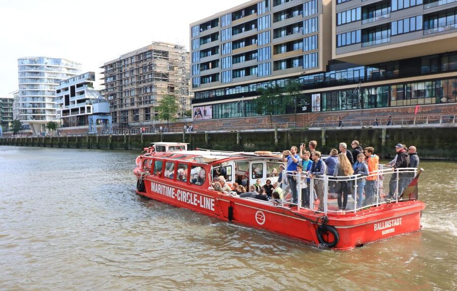Hamburg: Hop-On Hop-Off Harbor Cruise with Commentary - Starting at Landing Bridge 10