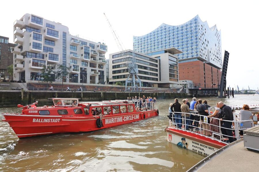 Hamburg: Hop-On Hop-Off Harbor Cruise with Commentary - Crossing the port toward Wilhelmsburg and BallinStadt