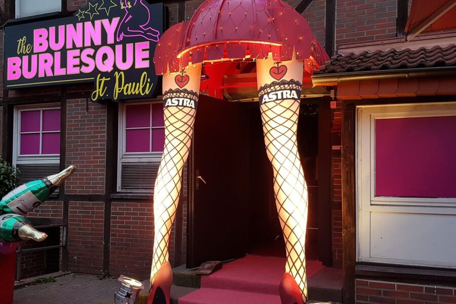Hamburg: In the Footsteps of "Olivia" Reeperbahn Tour - Hans-Albers-Platz and Zur Ritze