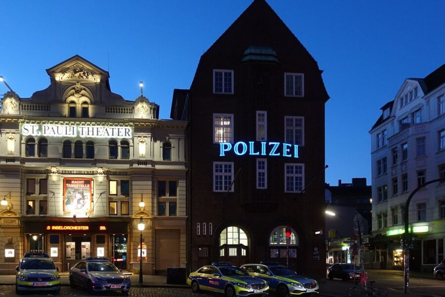 Hamburg: In the Footsteps of "Olivia" Reeperbahn Tour - What the two-hour pace feels like